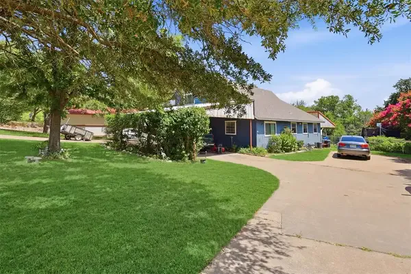 Front of 1101 Charles Street, Weatherford, seen from the driveway